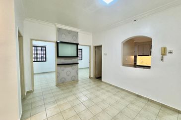 Prima Regency (Savoy Court)