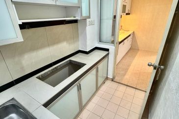 Prima Regency (Savoy Court)