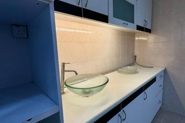 Prima Regency (Savoy Court)