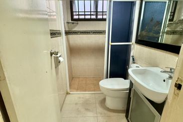 Prima Regency (Savoy Court)