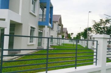Double Storey @ Taman Nusajaya