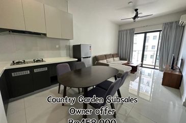 Baypoint @ Country Garden Danga Bay