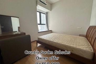 Baypoint @ Country Garden Danga Bay