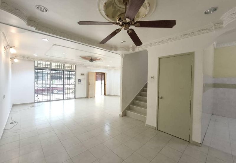 Double Storey @ Jalan Saujana Bistari 5, Taman Saujana Kluang