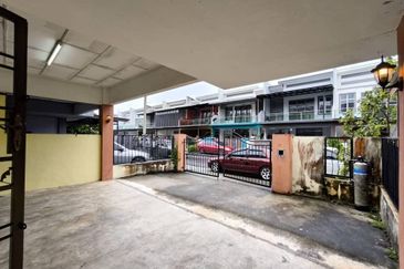 Double Storey @ Jalan Saujana Bistari 5, Taman Saujana Kluang