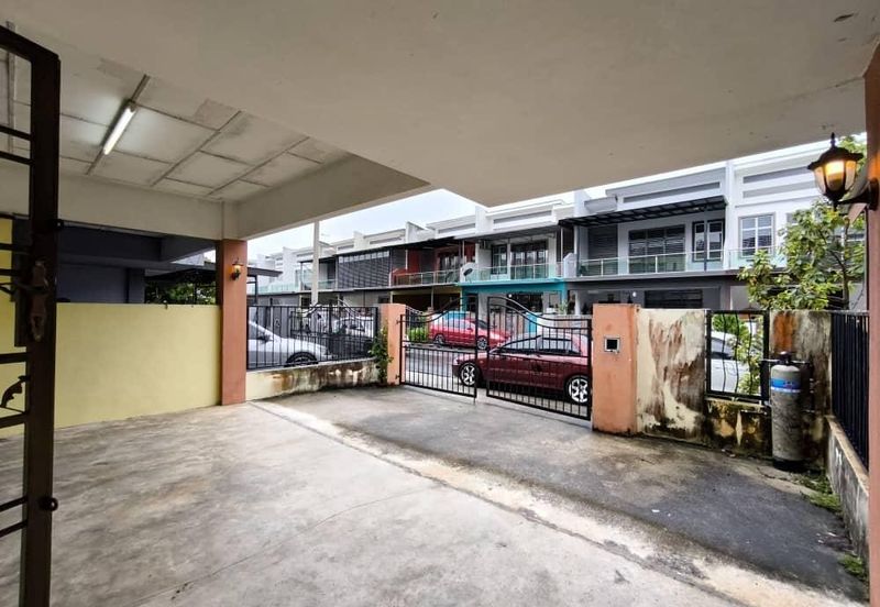 Double Storey @ Jalan Saujana Bistari 5, Taman Saujana Kluang