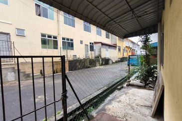 Double Storey @ Jalan Saujana Bistari 5, Taman Saujana Kluang