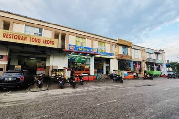 Taman Mount Austin Commercial