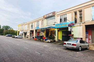 Taman Mount Austin Commercial