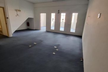 Taman Mount Austin Commercial