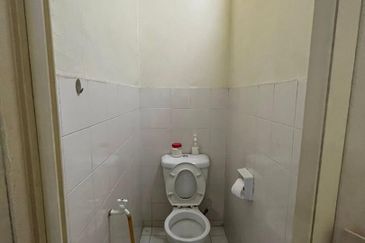 Taman Mount Austin Commercial