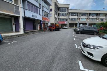 Taman Mount Austin Commercial