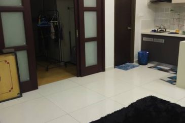 Baypoint @ Country Garden Danga Bay