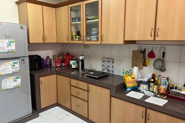 Lily & Jasmine Apartment