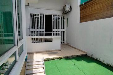 SAVILLE CODOMINIUM MELAWATI FOR SALE