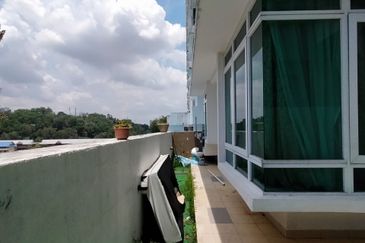 SAVILLE CODOMINIUM MELAWATI FOR SALE