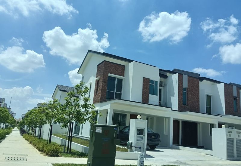 Gamuda Gardens Rawang - Illaria Hillside Homes Brand NEW  ENDLOT 2 Storey unit  For RENT with Furniture 