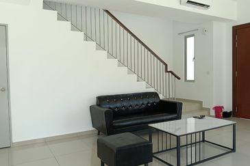 Gamuda Gardens Rawang - Illaria Hillside Homes Brand NEW  ENDLOT 2 Storey unit  For RENT with Furniture 