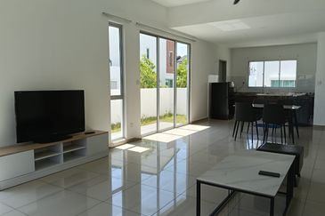 Gamuda Gardens Rawang - Illaria Hillside Homes Brand NEW  ENDLOT 2 Storey unit  For RENT with Furniture 