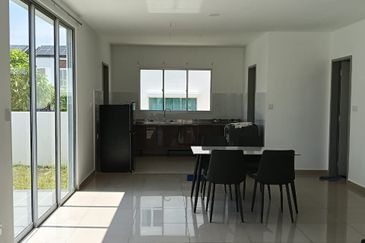 Gamuda Gardens Rawang - Illaria Hillside Homes Brand NEW  ENDLOT 2 Storey unit  For RENT with Furniture 