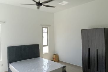 Gamuda Gardens Rawang - Illaria Hillside Homes Brand NEW  ENDLOT 2 Storey unit  For RENT with Furniture 