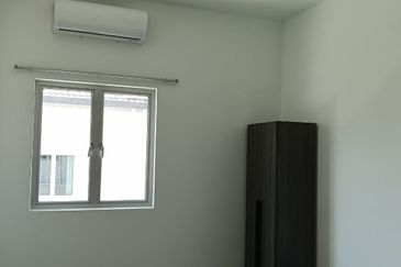 Gamuda Gardens Rawang - Illaria Hillside Homes Brand NEW  ENDLOT 2 Storey unit  For RENT with Furniture 