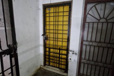 3rd floor Fasa Dinasti Shoplot Apartment Taman Sentosa Klang LOWER market for SALE