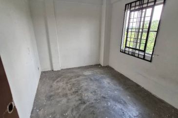 3rd floor Fasa Dinasti Shoplot Apartment Taman Sentosa Klang LOWER market for SALE