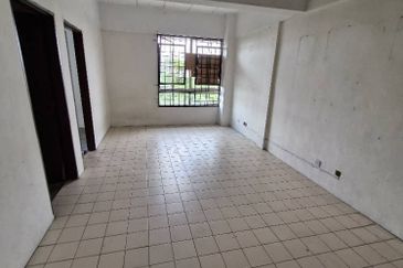 3rd floor Fasa Dinasti Shoplot Apartment Taman Sentosa Klang LOWER market for SALE