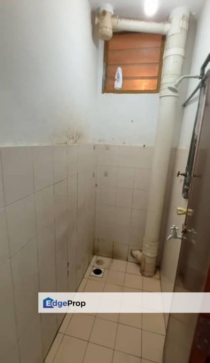 Lestari Apartment Damansara Damai Walk Up Unit for SALE, Selangor, Damansara Damai