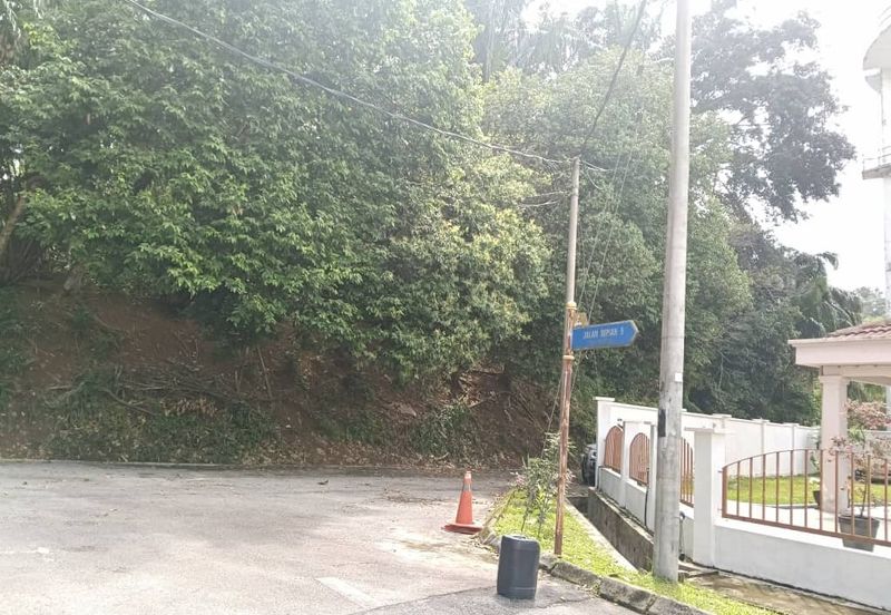 2 Storey Corner Unit Taman Impian Indah SG Buloh For SALE