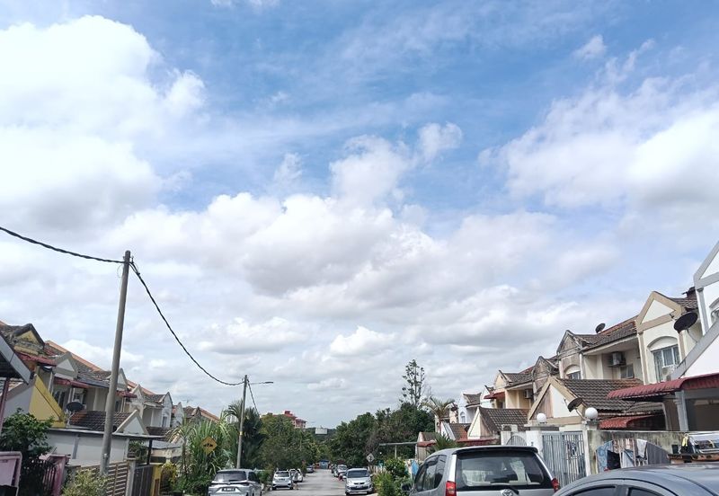 2 Storey Corner Unit Taman Impian Indah SG Buloh For SALE