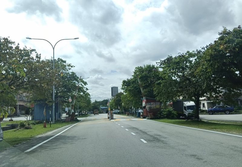 2 Storey Corner Unit Taman Impian Indah SG Buloh For SALE