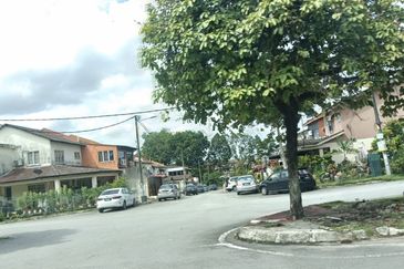 2 Storey Corner Unit Taman Impian Indah SG Buloh For SALE