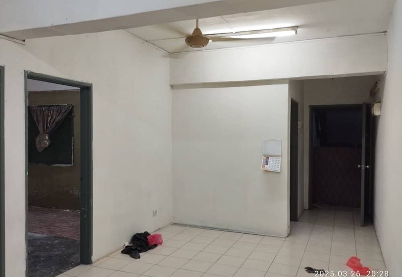 1st floor Shop Apartment with Strata Tittle Taman Sentosa Klang For SALE