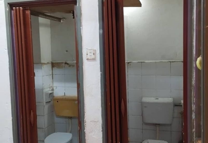 1st floor Shop Apartment with Strata Tittle Taman Sentosa Klang For SALE