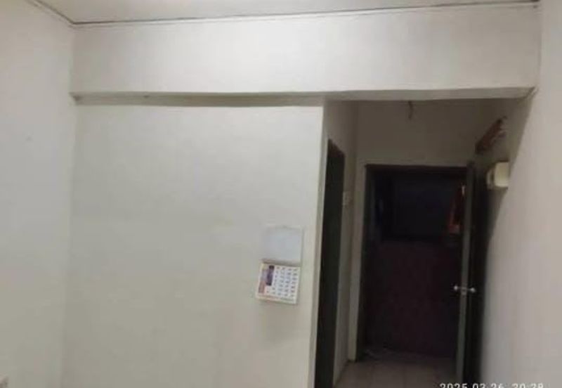 1st floor Shop Apartment with Strata Tittle Taman Sentosa Klang For SALE