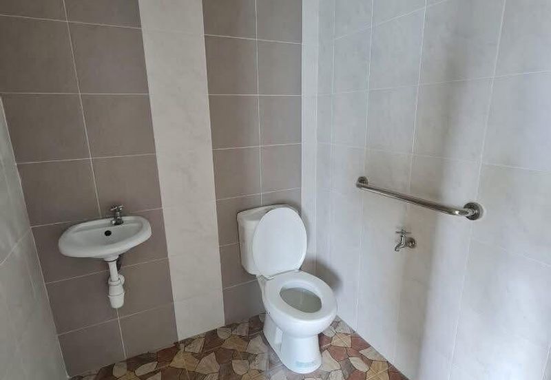 Seri Iskandar 2 Storey Corner Shop Lot For Sale