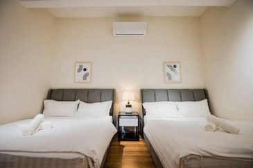 THE COVE HILLSIDE RESIDENCE