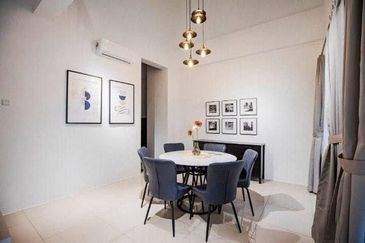 THE COVE HILLSIDE RESIDENCE