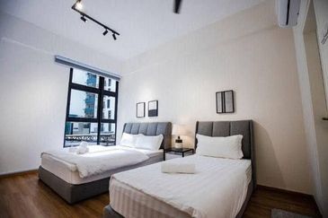 THE COVE HILLSIDE RESIDENCE