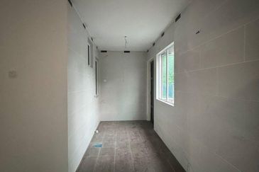 TASEK AVENUE RESIDENT