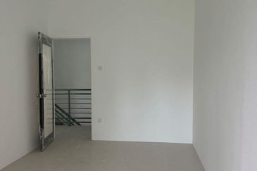 TASEK AVENUE RESIDENT