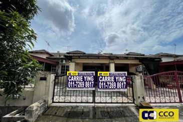 TAMAN SAUJANA, BATU GAJAH