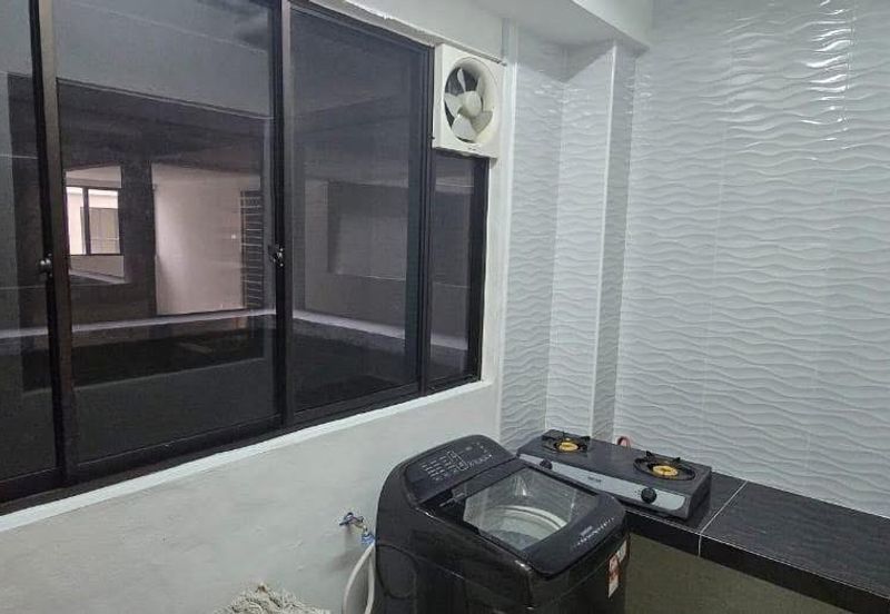 Upper East @ Tiger Lane