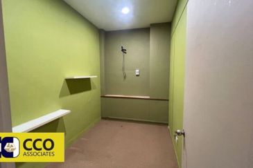 Persiaran Greenhill, Kampung Jawa