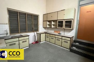 Persiaran Greenhill, Kampung Jawa