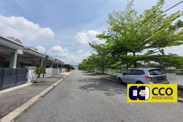 TAMAN LAPANGAN KIARA