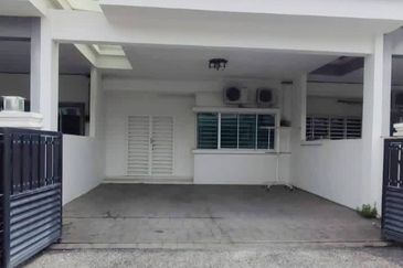 TAMAN LAPANGAN KIARA