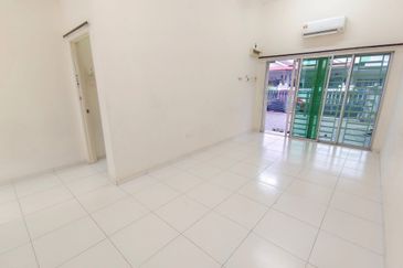 TAMAN LAPANGAN KIARA